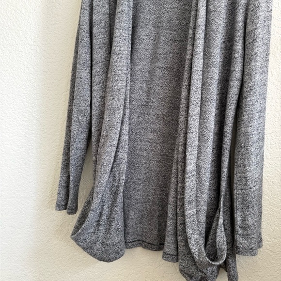 UGG Cardigan Gray Open Front Women's Sweater With Pockets M - Picture 4 of 7